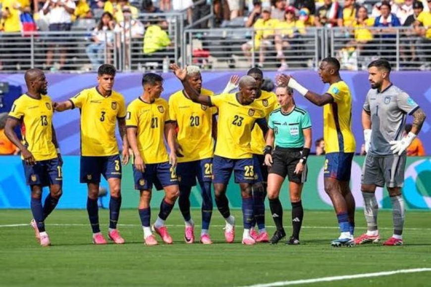 10 ECUADOR